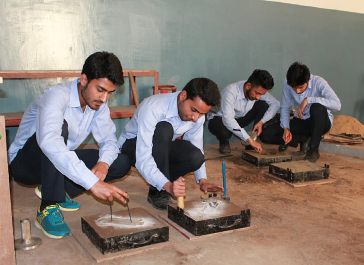 Glocal School of Science & Technology Saharanpur Labs and Library photo 11